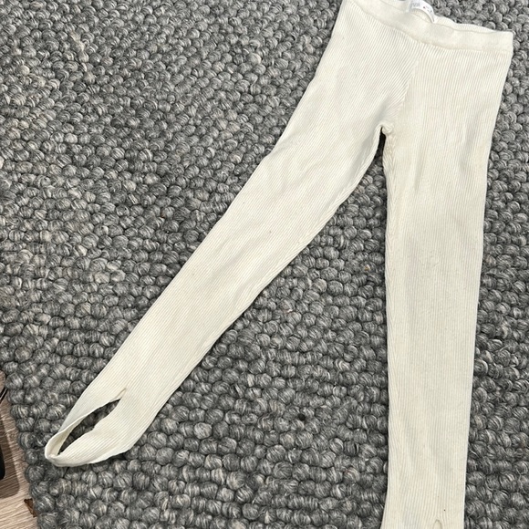 Zara Girls Ribbed Creme Leggings W Feet Holds - Picture 1 of 4